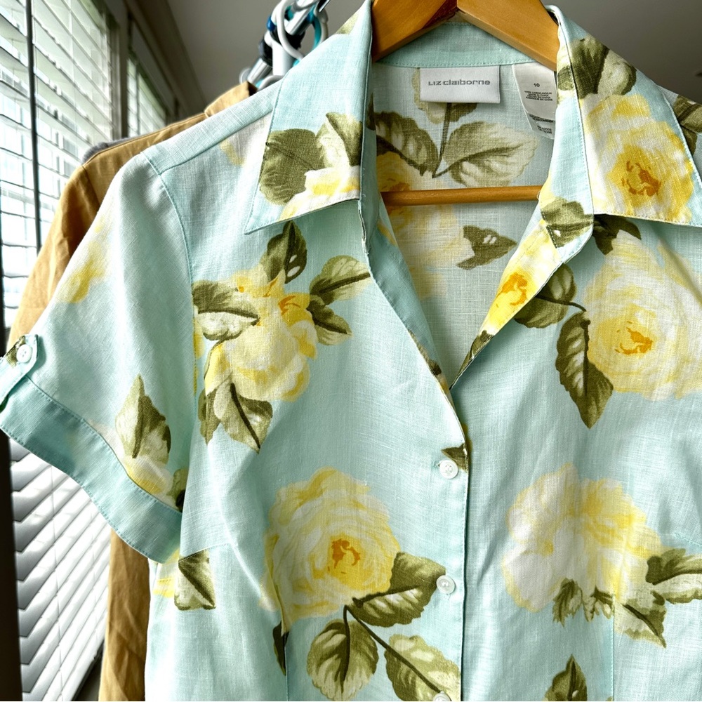 Liz Claiborne Mint Green Floral Button-Down Shirt